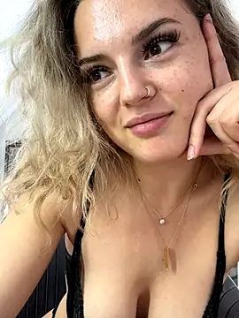 Snapshot of LexyGold chatting on September 14, 2:05 pm LexyGold online show from September 14, 2:05 pm