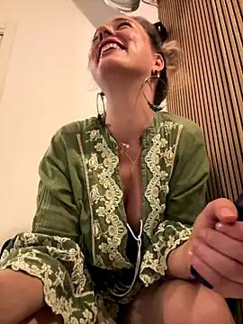 Snapshot of LexyGold chatting on October 3, 12:57 pm LexyGold online show from October 3, 12:57 pm