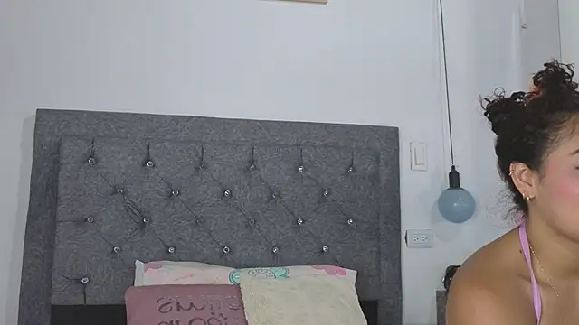 Snapshot of Meghan_taylor__ chatting on November 15, 10:26 pm Meghan taylor online show from November 15, 10:26 pm