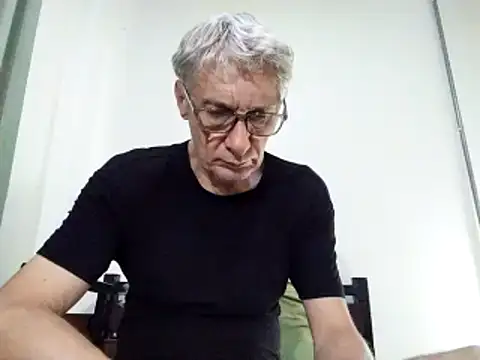 BIGUNCUTHARDCOCK online show from March 13, 1:32 am