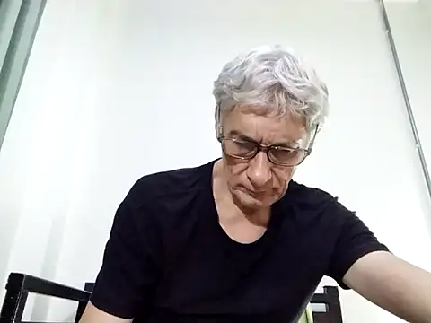 BIGUNCUTHARDCOCK online show from March 18, 4:04 am