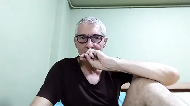 BIGUNCUTHARDCOCK online show from January 18, 2:48 am