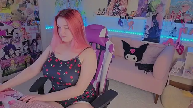 Snapshot of Unholy_Lady chatting on November 16, 7:14 am Unholy Lady online show from November 16, 7:14 am