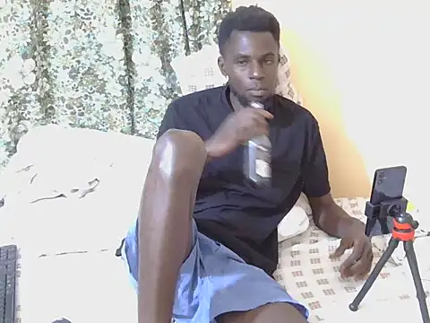 Snapshot of large_blackdick chatting on September 24, 12:47 am large blackdick online show from September 24, 12:47 am