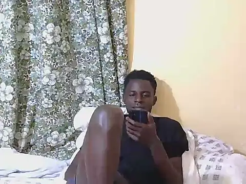 Snapshot of large_blackdick chatting on October 3, 9:34 pm large blackdick online show from October 3, 9:34 pm