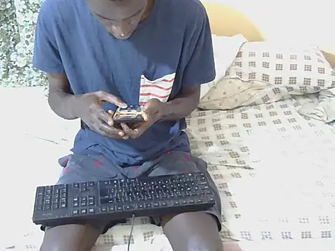 Snapshot of large_blackdick chatting on October 11, 5:44 pm large blackdick online show from October 11, 5:44 pm