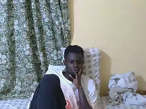 Snapshot of large_blackdick chatting on October 31, 11:28 pm large blackdick online show from October 31, 11:28 pm