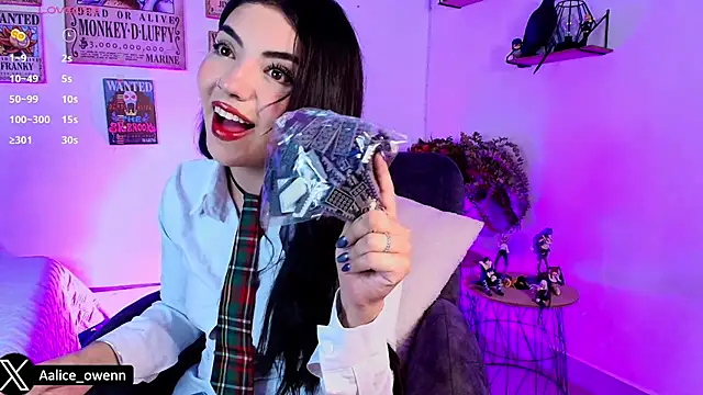 Aliceowenn online show from October 11, 9:13 pm