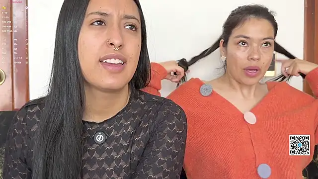 2SummerLove1 online show from April 7, 2:17 pm