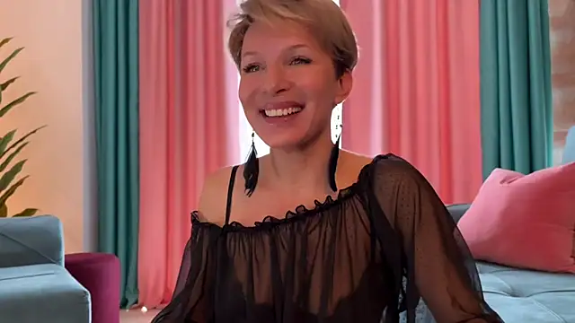 Snapshot of UrGoddessJenny chatting on October 27, 11:03 am UrGoddessJenny online show from October 27, 11:03 am