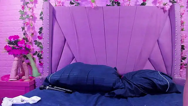 Snapshot of Cristal_horny69 chatting on January 9, 6:48 am Cristal horny69 online show from January 9, 6:48 am