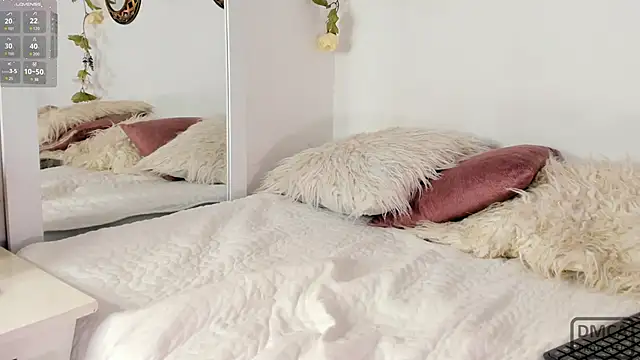 RossemaryRain online show from January 31, 1:54 am