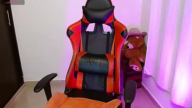 daarklover online show from January 6, 10:13 am