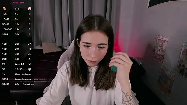 Snapshot of ashleyro1 chatting on November 10, 1:43 pm ashleyro1 online show from November 10, 1:43 pm