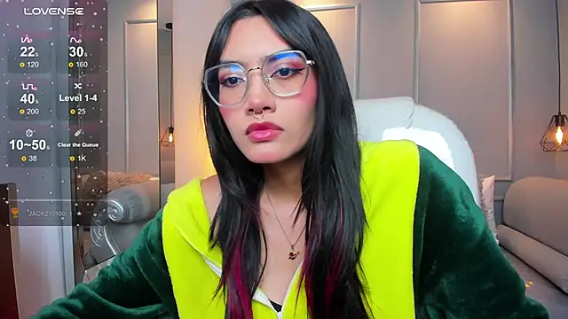 AzuraKindong online show from November 14, 7:45 pm