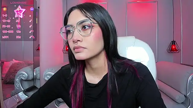 AzuraKindong online show from December 17, 7:09 pm