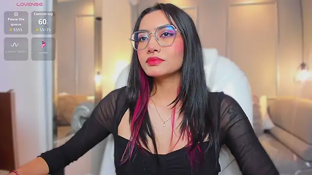 AzuraKindong online show from February 10, 7:18 pm