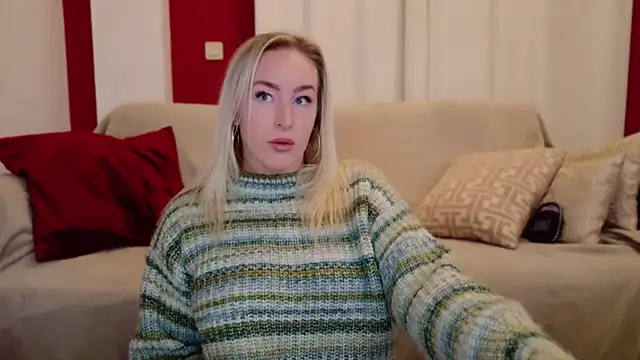 Snapshot of ChristyAdair chatting on December 5, 9:28 pm ChristyAdair online show from December 5, 9:28 pm