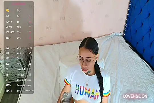 Snapshot of cattaleeyaa chatting on December 22, 6:37 pm cattaleeyaa online show from December 22, 6:37 pm