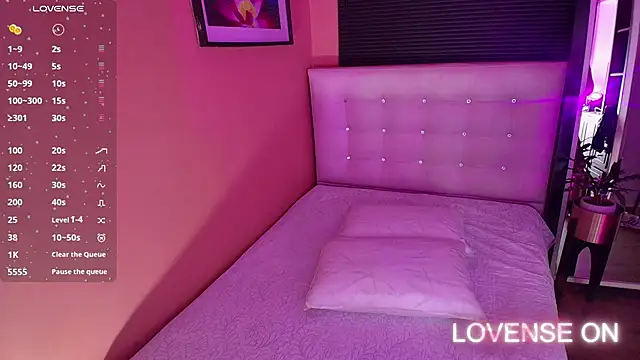 Snapshot of cattaleeyaa chatting on January 12, 12:44 pm cattaleeyaa online show from January 12, 12:44 pm