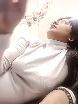 Snapshot of Husnpari20 chatting on January 1, 9:28 am Husnpari20 online show from January 1, 9:28 am