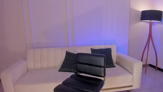 sarawinstone online show from March 6, 2:30 am