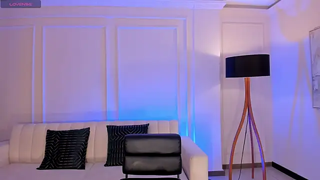 sarawinstone online show from March 20, 2:08 am