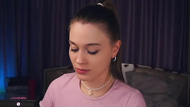 CedelKyngi online show from February 18, 1:44 pm