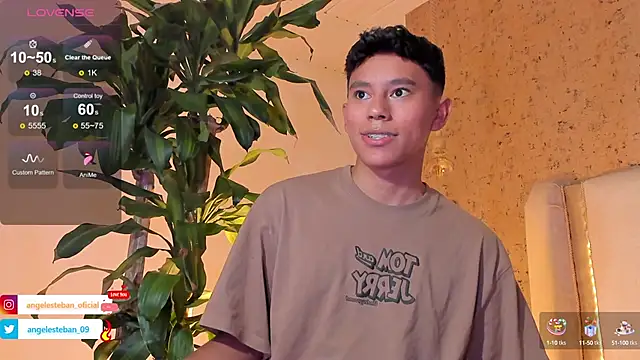 Snapshot of Angel_esteban_fx chatting on February 2, 4:15 am Angel esteban fx online show from February 2, 4:15 am