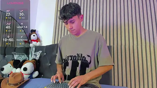 Snapshot of Angel_esteban_fx chatting on March 2, 7:10 pm Angel esteban fx online show from March 2, 7:10 pm