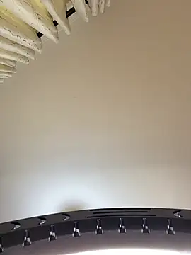 MsWhiteChocolatte online show from January 4, 6:30 am