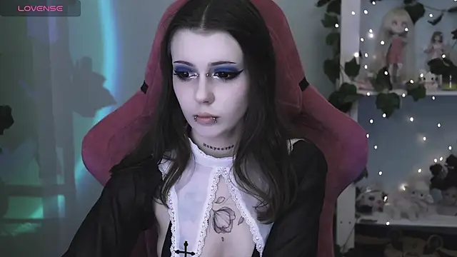 prettybones online show from April 16, 12:33 am