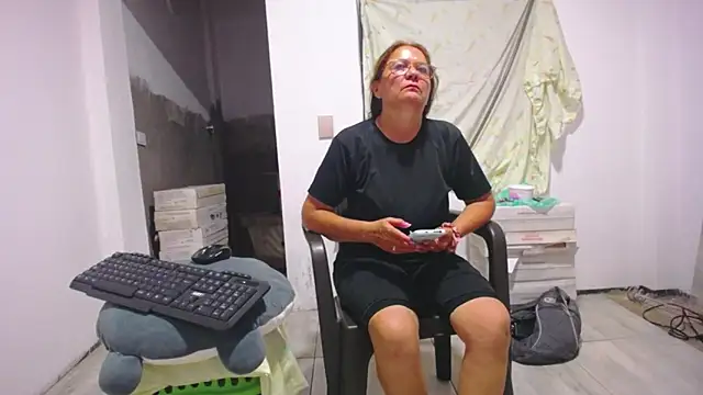 Snapshot of Stepmom_slut_50 chatting on February 17, 11:53 pm Stepmom slut 50 online show from February 17, 11:53 pm