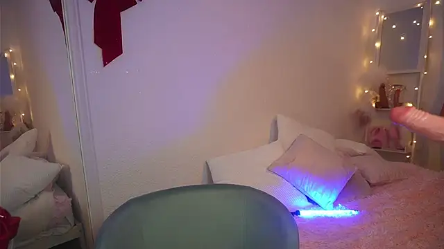 Ameliasweety69 online show from February 21, 8:51 am