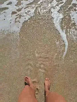 Snapshot of SexyErola27 chatting on October 31, 10:05 am SexyErola27 online show from October 31, 10:05 am