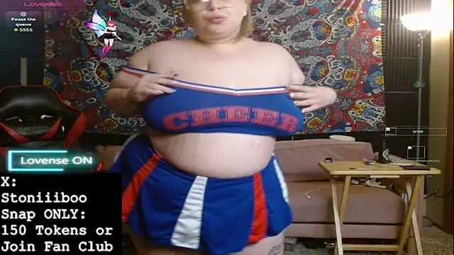 Snapshot of Stoniiiboo chatting on November 5, 1:22 pm Stoniiiboo online show from November 5, 1:22 pm