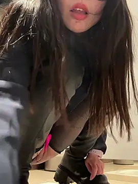 Snapshot of Game_yoyo chatting on January 4, 10:05 am Game yoyo online show from January 4, 10:05 am