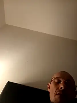 Guitccch online show from April 9, 8:47 pm