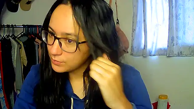 Snapshot of brittanycheeks chatting on December 10, 2:17 pm brittanycheeks online show from December 10, 2:17 pm