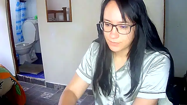 Snapshot of brittanycheeks chatting on January 24, 4:17 pm brittanycheeks online show from January 24, 4:17 pm