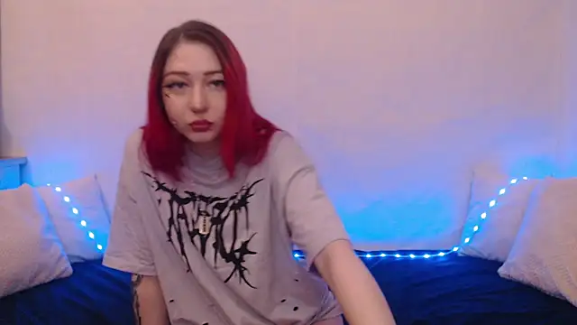 Snapshot of Emily_hardcore chatting on February 5, 10:33 pm Emily hardcore online show from February 5, 10:33 pm