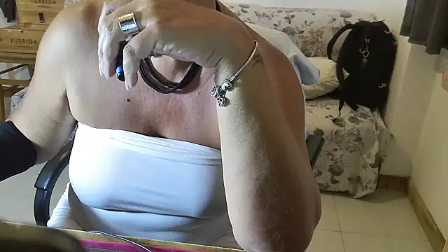 Snapshot of 45marina45 chatting on October 6, 2:36 pm 45marina45 online show from October 6, 2:36 pm