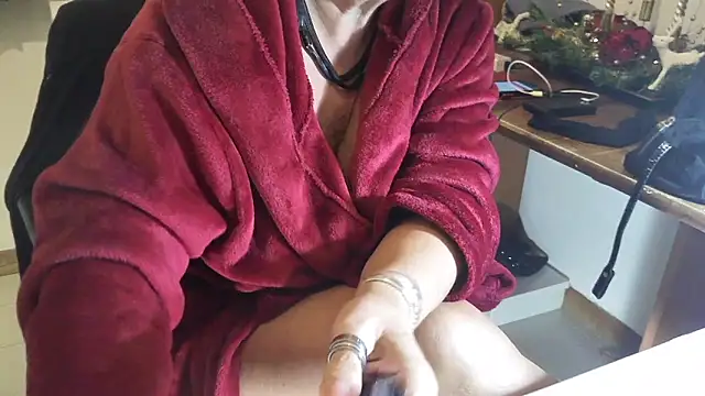 Snapshot of 45marina45 chatting on December 14, 4:56 pm 45marina45 online show from December 14, 4:56 pm