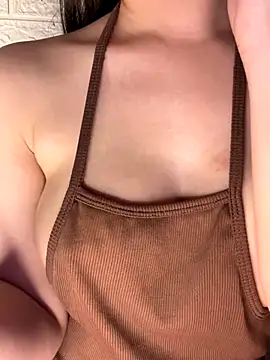Snapshot of Thao-Cherry chatting on October 14, 1:50 am Thao-Cherry online show from October 14, 1:50 am
