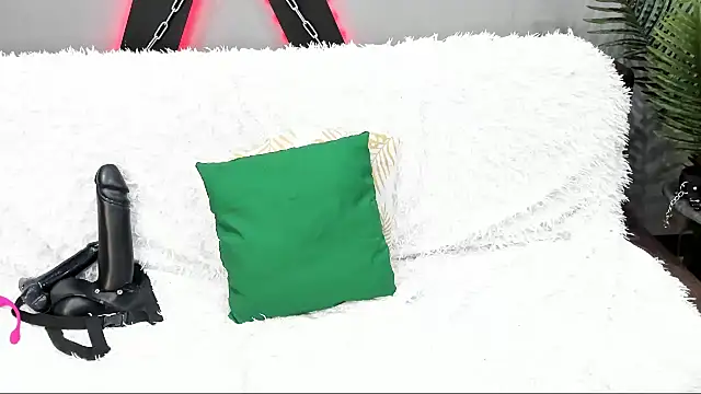 DaisyMun online show from February 26, 4:47 am