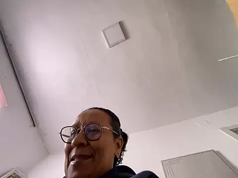 Snapshot of sweeviolet chatting on September 24, 3:15 pm sweeviolet online show from September 24, 3:15 pm