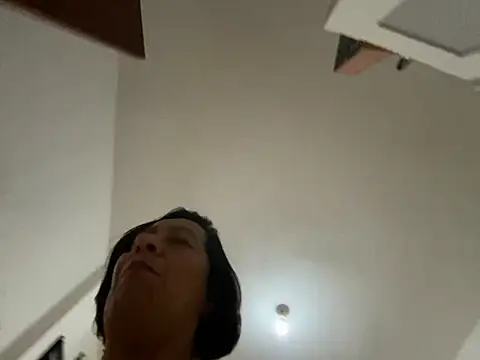 Snapshot of sweeviolet chatting on February 26, 2:38 pm sweeviolet online show from February 26, 2:38 pm