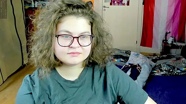 Snapshot of Sashy_Way chatting on November 4, 10:47 am Sashy Way online show from November 4, 10:47 am