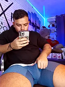 Snapshot of Naughty_Charly chatting on February 25, 3:27 pm Naughty Charly online show from February 25, 3:27 pm