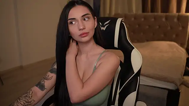 Snapshot of LindaWarners chatting on March 21, 7:46 pm LindaWarners online show from March 21, 7:46 pm